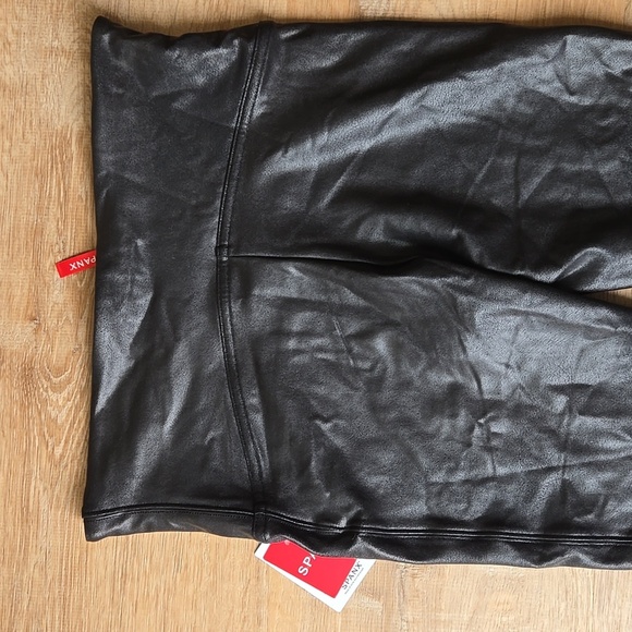 NWT SPANX Faux Leather Legging Black Size L - Picture 6 of 7